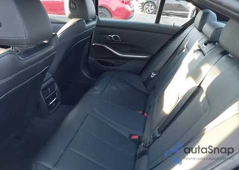 2025 BMW 330I xDrive z USA, uszkodzony, nr VIN 3MW89CW09S8F01993